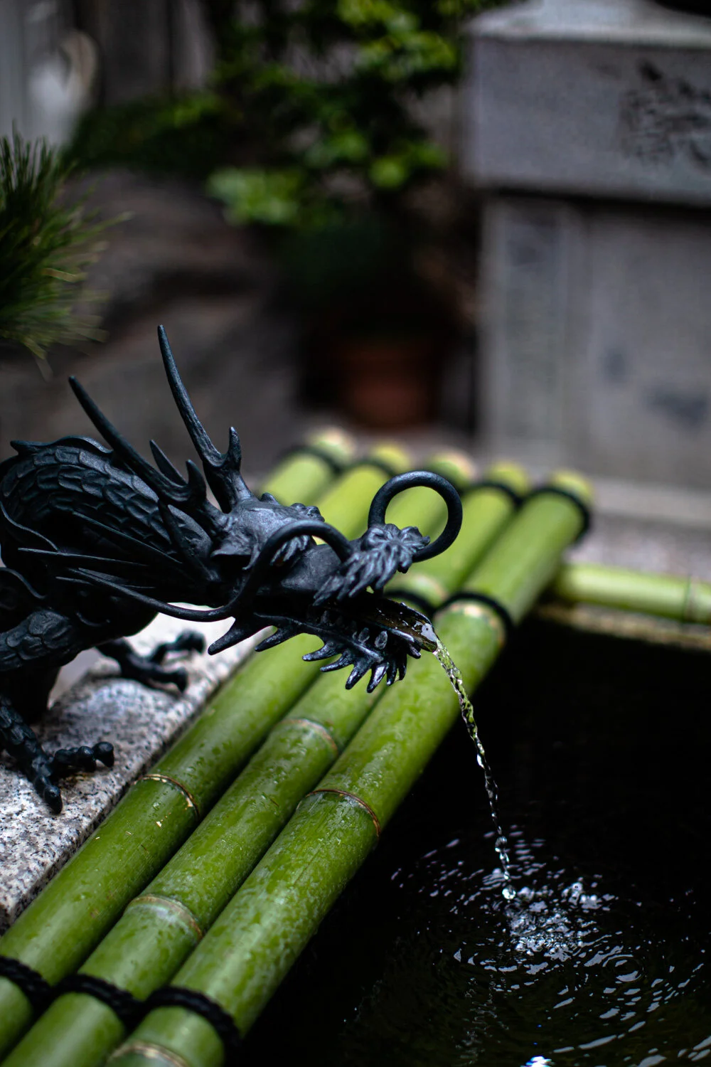彫刻・オブジェ SHIBUYA_047 Hidden Shrines of Osaka - Hozenji Yokocho — Style for Wanderlust